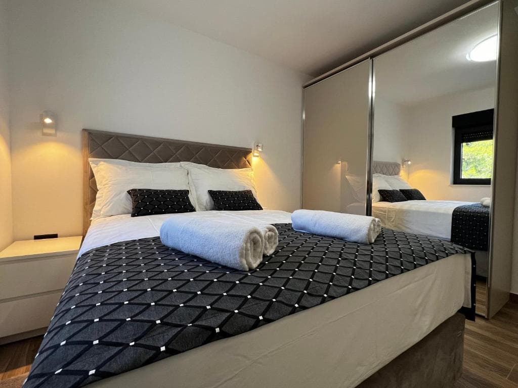 Modern private bathroom